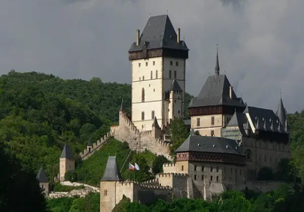 31634-karlstejn_pixabay_valka